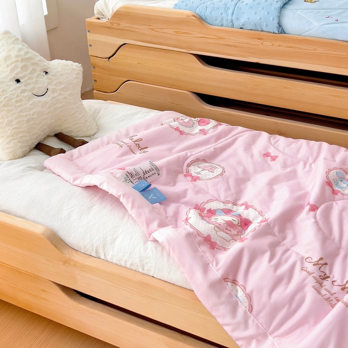 91家纺网 家纺一手货源 找家纺 御棉坊 2025新款A类三丽鸥凉感丝豆豆儿童夏被 甜蜜美乐蒂