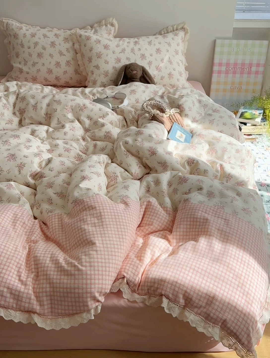 91家纺网 家纺一手货源 找家纺 顾里家纺 顾里家纺 2025新款春日碎花云朵泡泡纱花边套件 粉格花花