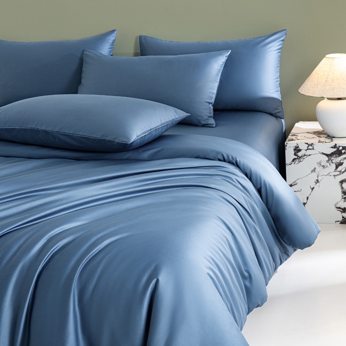 91家纺网 家纺一手货源 找家纺 沃尔居 2025新款全棉长绒棉四件套纯色贡缎纯棉被套床笠款三件套 宾利蓝