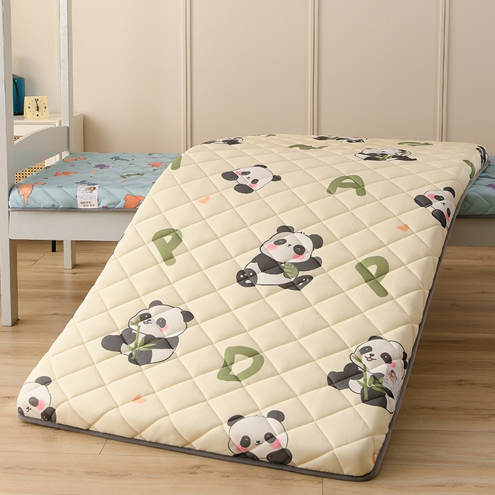 91家纺网 家纺一手货源 找家纺 亿丁点床垫 2025新款牛奶丝学生和地铺专用床垫 抱竹熊猫