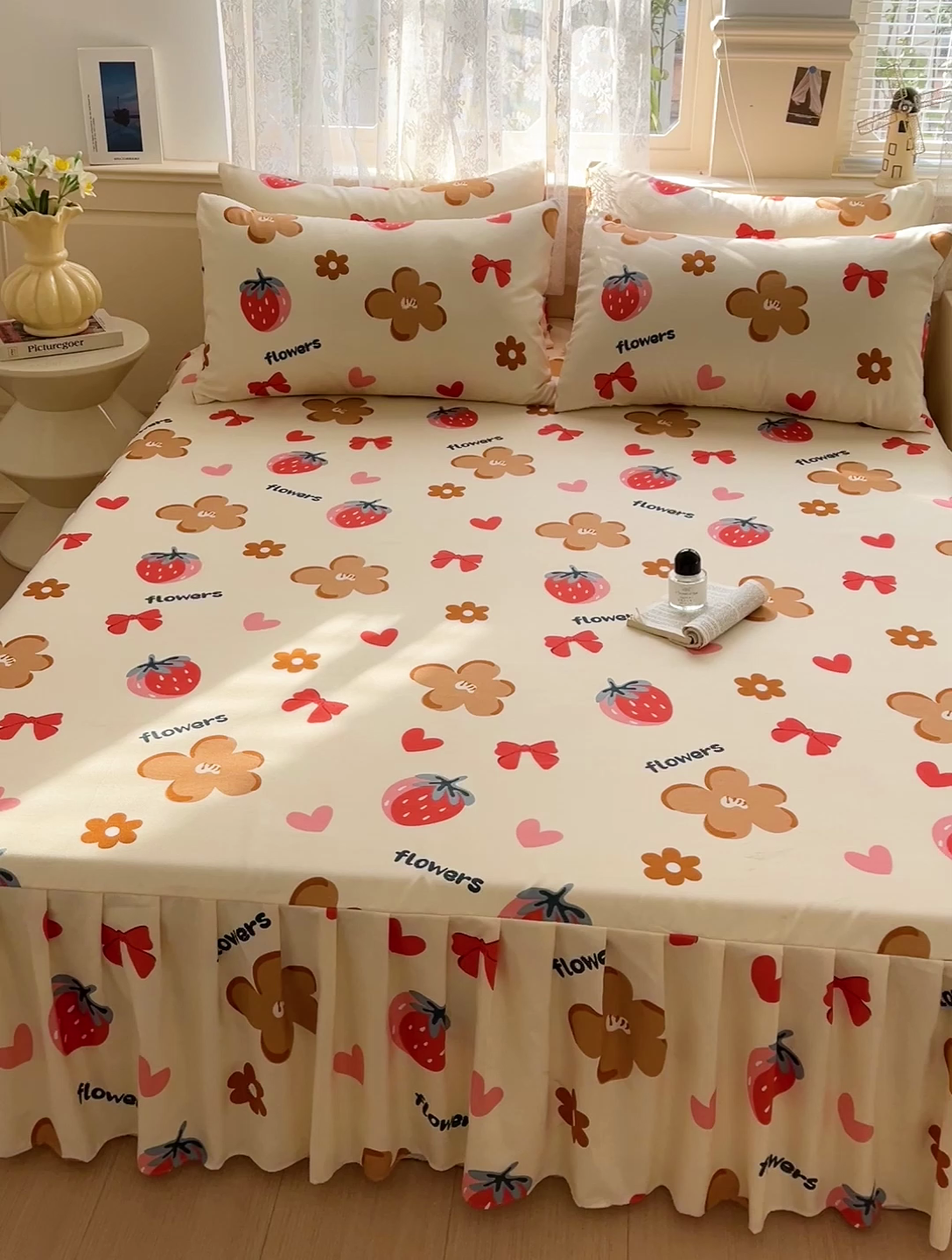 91家纺网 家纺一手货源 找家纺 极梦家纺（支持定制）  2026新款春秋130克加厚植物羊绒磨毛印花单床裙三件套 草莓恋曲