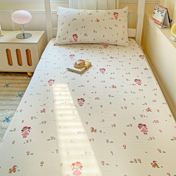 91家纺网 家纺一手货源 找家纺 纽缦家纺 2025新款云感提花双层纱学生床笠 蜜糖之恋