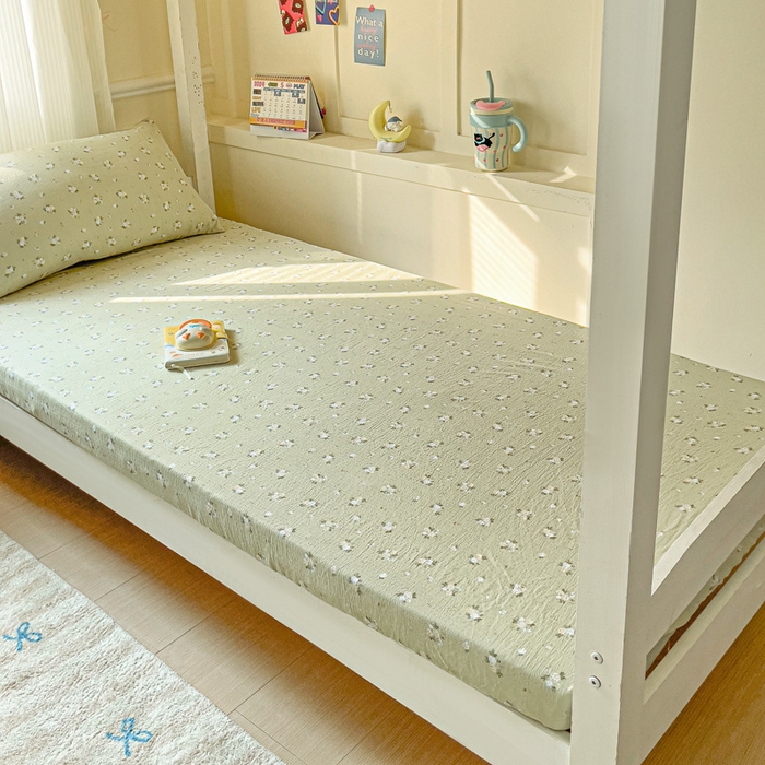 91家纺网 家纺一手货源 找家纺 纽缦家纺 2025新款云感提花双层纱学生床笠 落日暮年绿