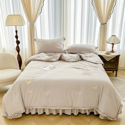 91家纺网 家纺一手货源 找家纺 恒爱家纺 2025新款糯糯棉庄生梦蝶单夏被 庄生梦蝶-浅灰