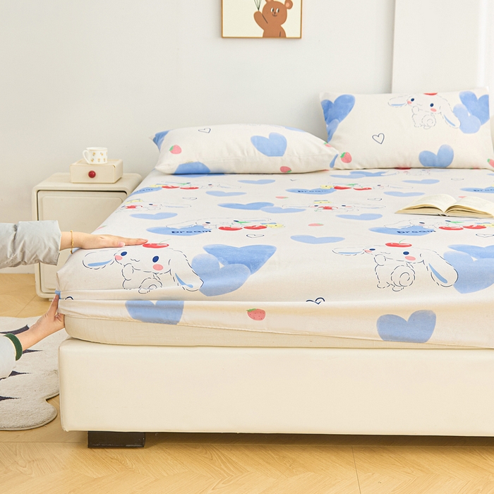 91家纺网 家纺一手货源 找家纺 棉乐町家居  2025新款原棉粗布床笠 樱桃笑脸兔