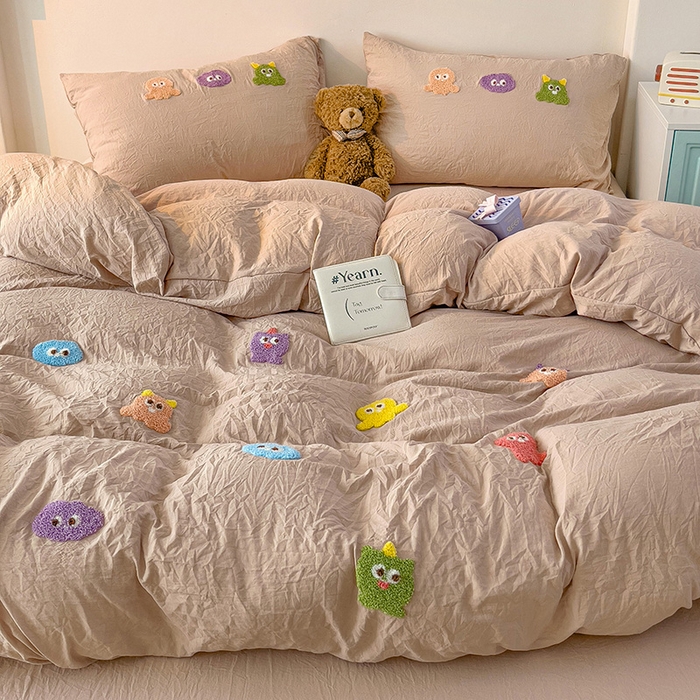 91家纺网 家纺一手货源 找家纺 韩巢家纺  2025超柔水洗棉毛巾绣床上用品四件套-小精灵系列（提供卖家秀 ） 小精灵奶咖