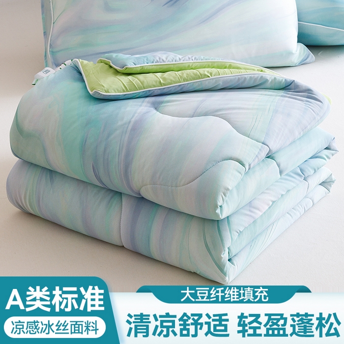 91家纺网 家纺一手货源 找家纺 恬思语家纺 2025新款凉感丝时尚彩绘夏凉被 淡雅云影