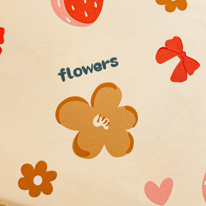 91家纺网 家纺一手货源 找家纺 极梦家纺（支持定制）  2026新款春秋130克加厚植物羊绒磨毛印花单床裙三件套 草莓恋曲