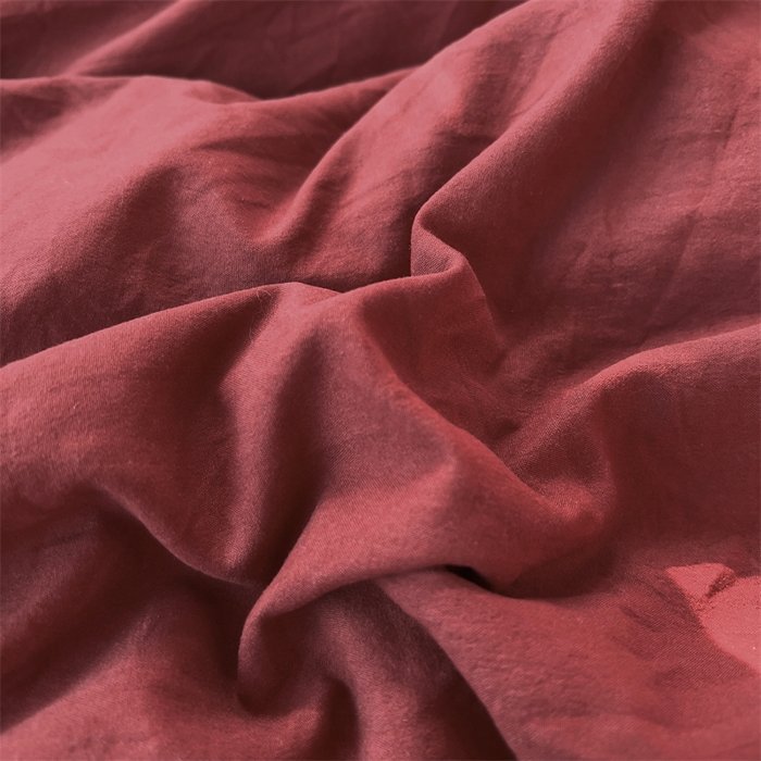 91家纺网 家纺一手货源 找家纺 易辰美 2025新款超柔水洗棉毛巾绣四件套 黑猫(安可拉红+奶杏)