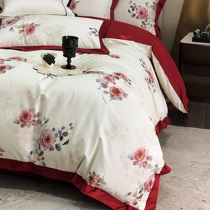 91家纺网 家纺一手货源 找家纺 薏思家纺 2025新款100支长绒棉数码印花飞边款四件套 满堂红