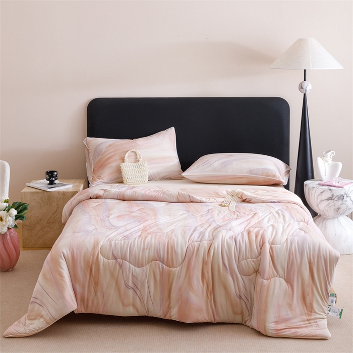 91家纺网 家纺一手货源 找家纺 恬思语家纺 2025新款凉感丝时尚彩绘夏凉被 粉色梦幻