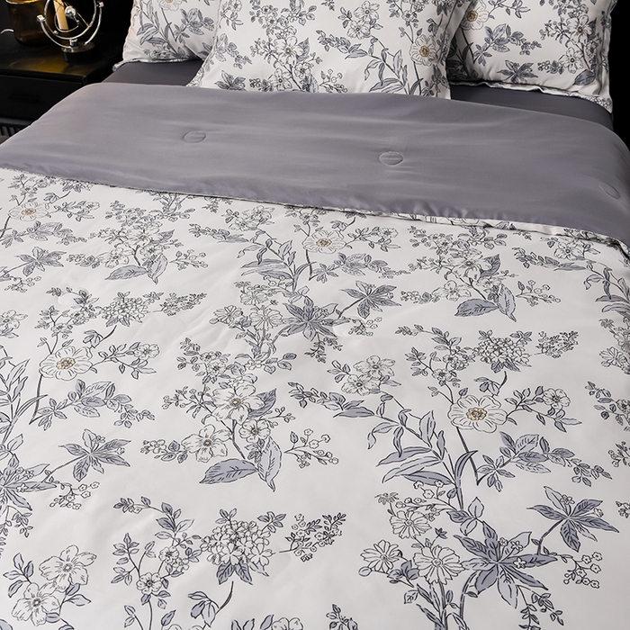 91家纺网 家纺一手货源 找家纺 千嘻汇2025新款水洗天丝真丝夏被四件套夏凉被空调被 枝蔓