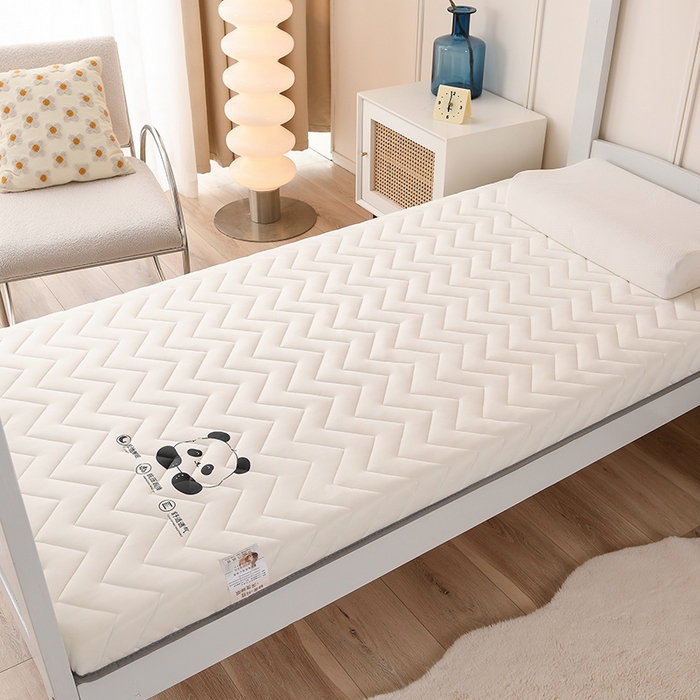 91家纺网 家纺一手货源 找家纺 亿丁点床垫 2025新款牛奶丝学生和地铺专用床垫 熊猫头白