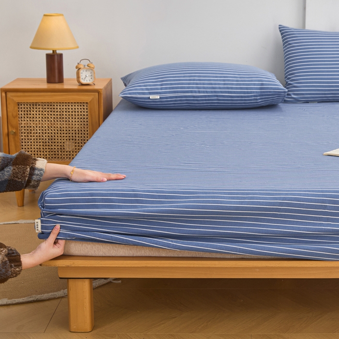 91家纺网 家纺一手货源 找家纺 棉乐町家居  2025新款原棉粗布床笠 条纹蓝