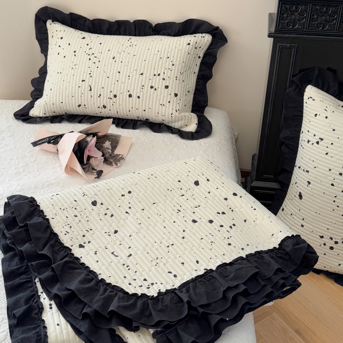 91家纺网 家纺一手货源 找家纺 金丝鸟 2025全棉黑色花边款韩式床盖 点墨