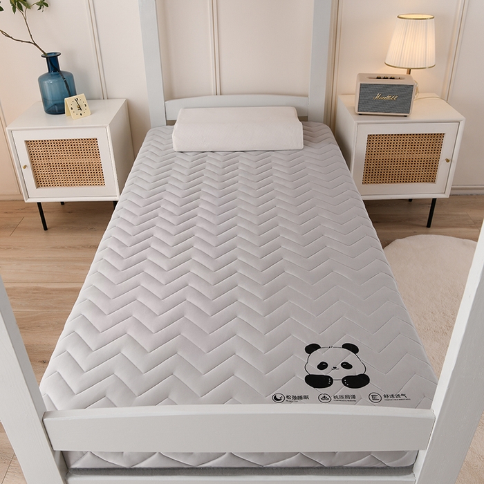 91家纺网 家纺一手货源 找家纺 亿丁点床垫 2025新款牛奶丝学生和地铺专用床垫 熊猫头灰