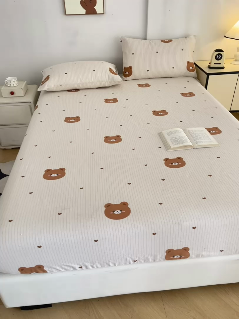 91家纺网 家纺一手货源 找家纺 棉乐町家居  2025新款原棉粗布床笠 笑脸熊