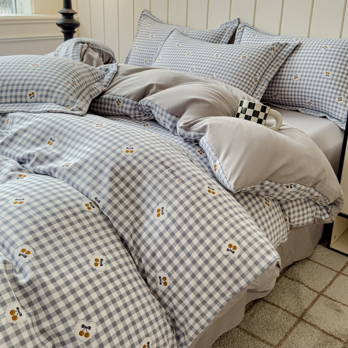 91家纺网 家纺一手货源 找家纺 可思家纺2025新款可思-简单款双层纱套件 樱桃小格蓝