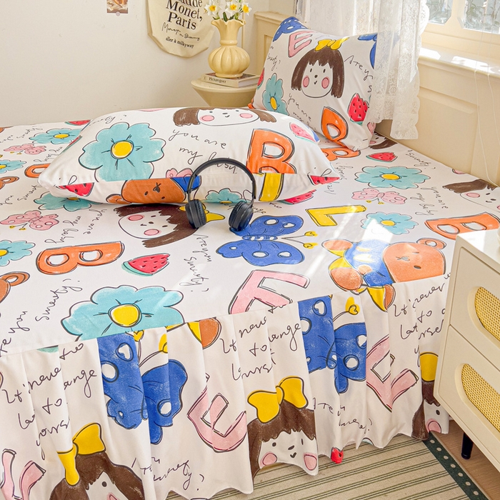 91家纺网 家纺一手货源 找家纺 极梦家纺（支持定制）  2025新款春秋130克加厚植物羊绒磨毛印花单床裙三件套 樱桃丸子