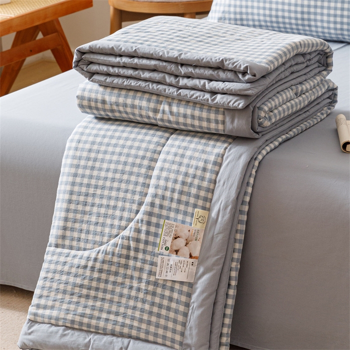 91家纺网 家纺一手货源 找家纺 恬思语家纺 2025新款全棉色织水洗棉棉花夏被  浅兰小格