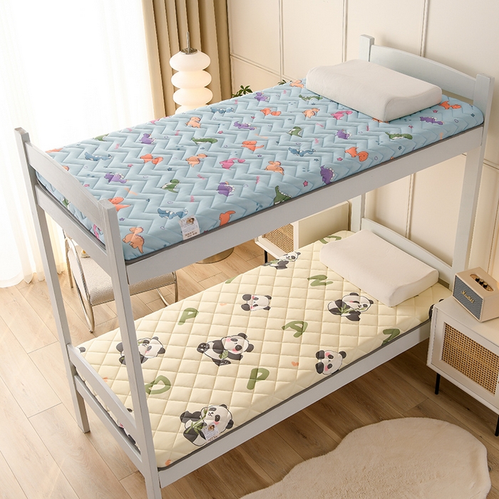 91家纺网 家纺一手货源 找家纺 亿丁点床垫 2025新款牛奶丝学生和地铺专用床垫 抱竹熊猫