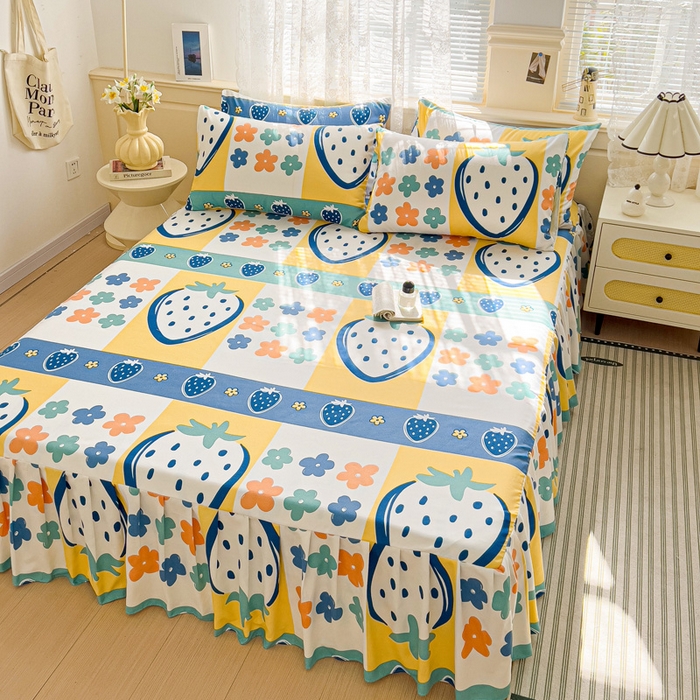 91家纺网 家纺一手货源 找家纺 极梦家纺（支持定制）  2025新款春秋130克加厚植物羊绒磨毛印花单床裙三件套 草莓花季