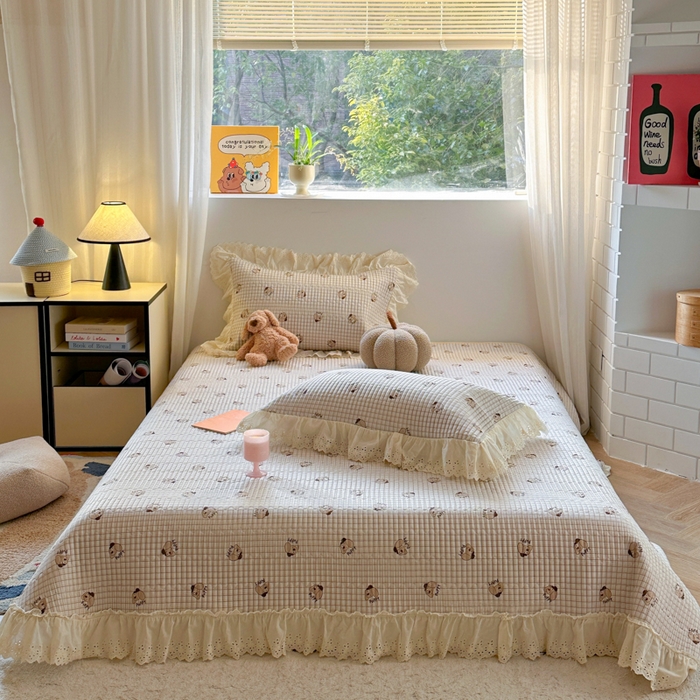 91家纺网 家纺一手货源 找家纺 金丝鸟 2025全棉镂空白色花边款韩式床盖 puppy小狗