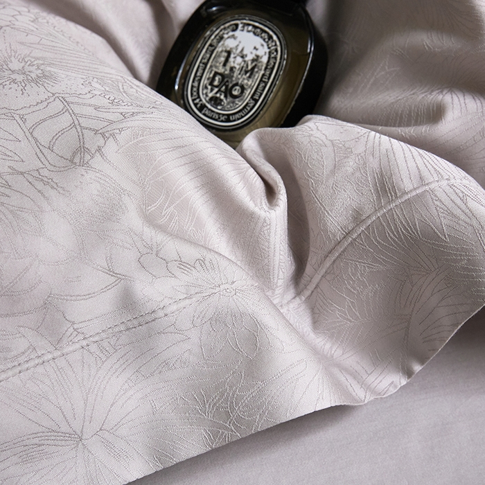 91家纺网 家纺一手货源 找家纺 榻尚家居 2025新款长绒棉贡缎提花手工立体埋绳工艺四件套礼盒包装 洛奇（时尚灰）