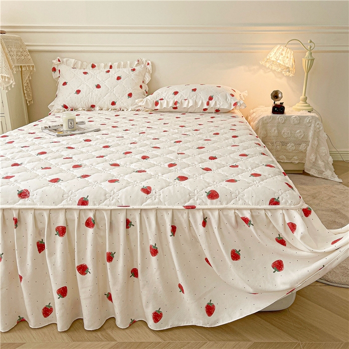 91家纺网 家纺一手货源 找家纺 十个点2025新款针织棉 夹棉床笠式床裙床头罩系列  真爱草莓