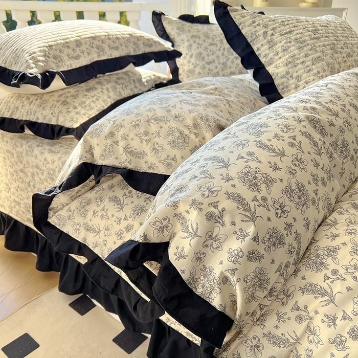 91家纺网 家纺一手货源 找家纺 美梦家纺 2025新款A类全棉13372花边床盖四件套-黑边 蝶恋花