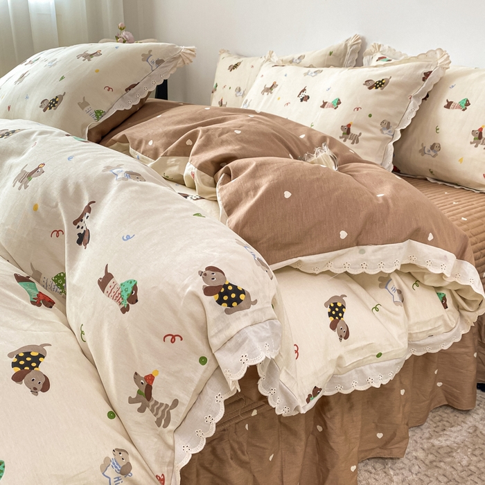 91家纺网 家纺一手货源 找家纺 梦可莱家居 2025新款全棉韩版蕾丝边床盖四件套 腊肠狗