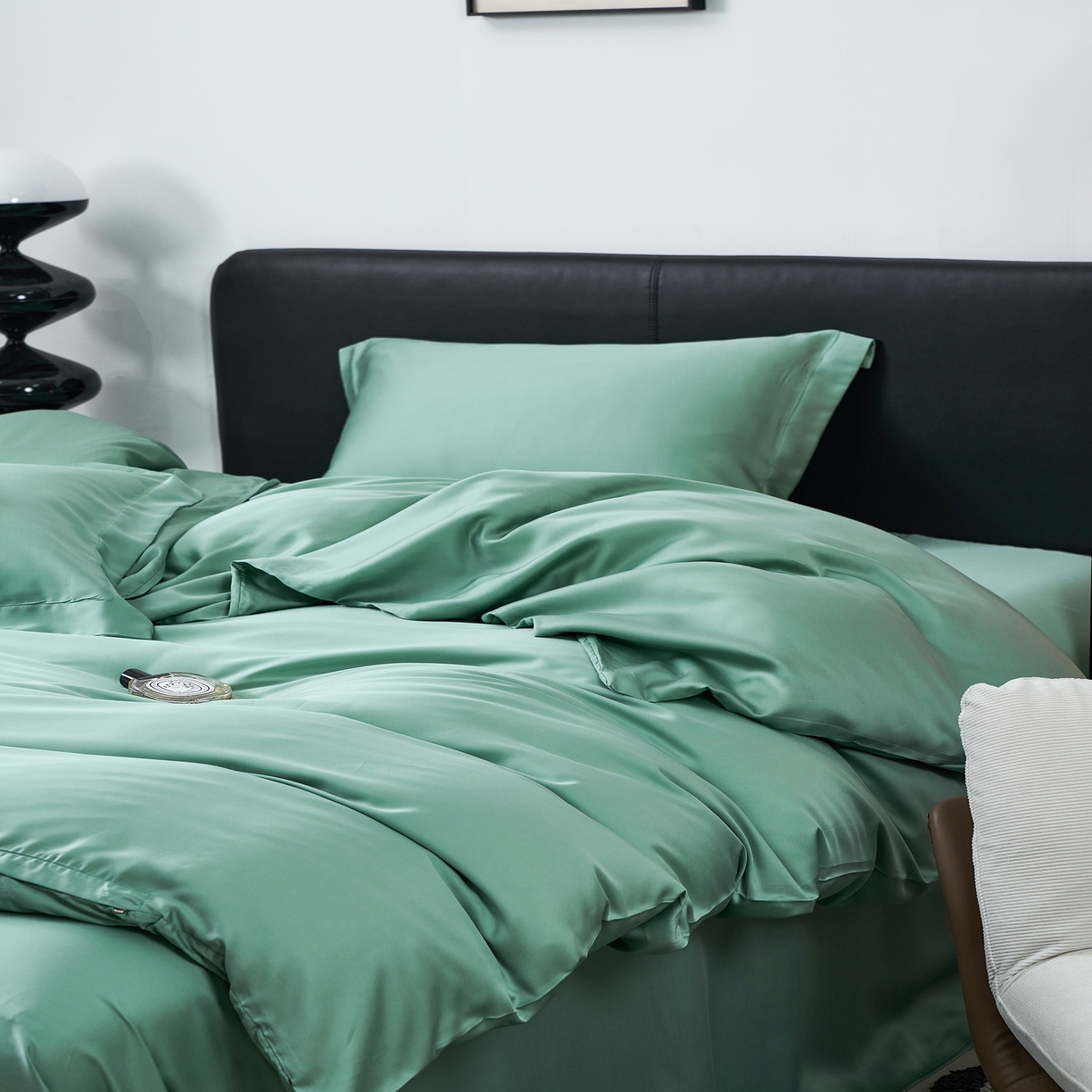 91家纺网 家纺一手货源 找家纺 顾家家居 2025新款纯色兰精天丝四件套 碧荷绿