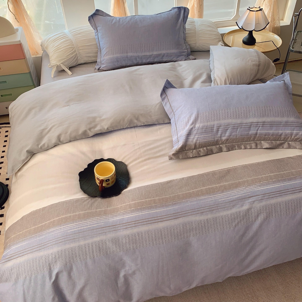 91家纺网 家纺一手货源 找家纺 奈萝家纺 2025新款亲肤小清新全棉四件套 条纹艺术蓝