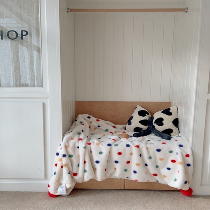 桔子家纺 2025新款蝴蝶结抱枕 黑爱心蝴蝶结