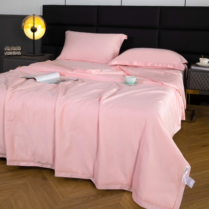91家纺网 家纺一手货源 找家纺 天瑜家纺 2025新款纯色天丝夏被 纯粉