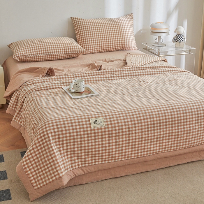 91家纺网 家纺一手货源 找家纺 爱屋及屋  2025新款无印风被子被芯夏凉被空调被 咖小格