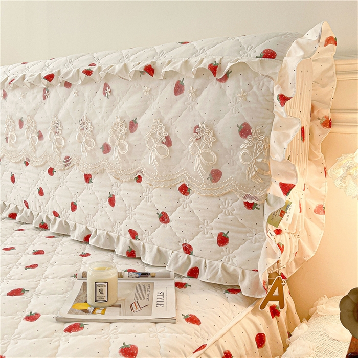 91家纺网 家纺一手货源 找家纺 十个点2025新款亲肤夹棉床头罩 真爱草莓