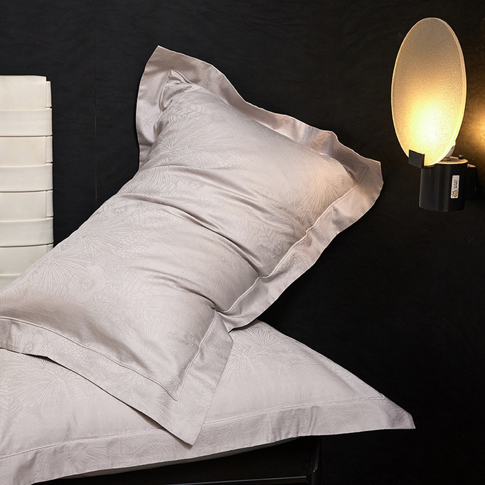 91家纺网 家纺一手货源 找家纺 榻尚家居 2025新款长绒棉贡缎提花手工立体埋绳工艺四件套礼盒包装 洛奇（时尚灰）