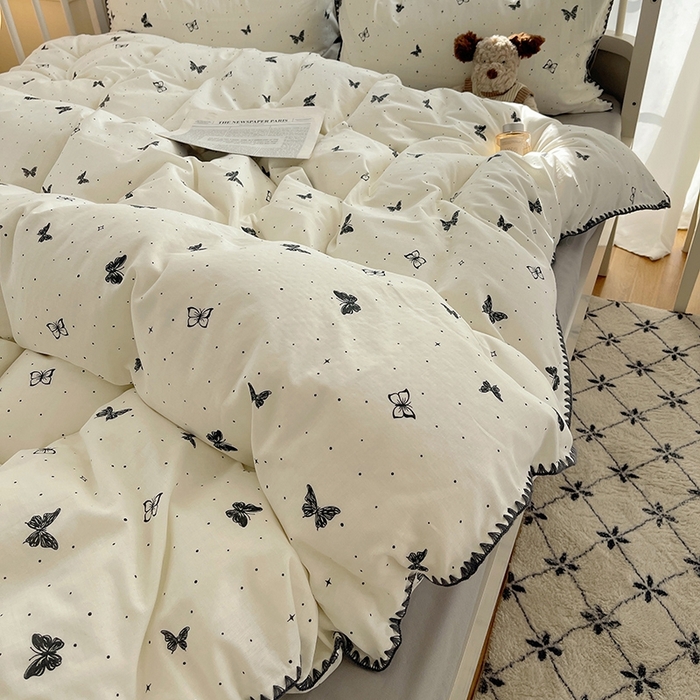 91家纺网 家纺一手货源 找家纺 三朵 2025新款全棉双层纱三角针四件套 蝶梦