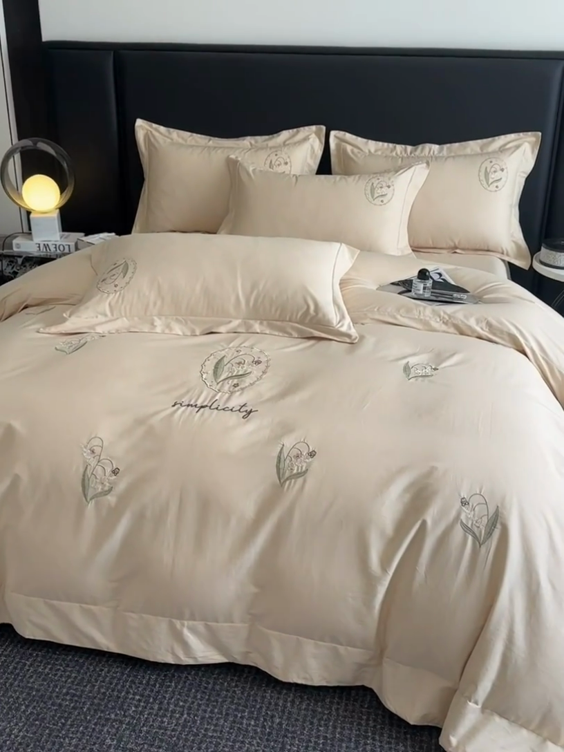 91家纺网 家纺一手货源 找家纺 新方向2025新款全棉长绒棉刺绣四件套-铃兰物语 铃兰物语-香槟