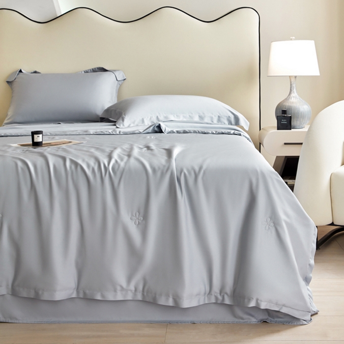 91家纺网 家纺一手货源 找家纺 天瑜家纺 2025新款纯色天丝夏被 浅灰