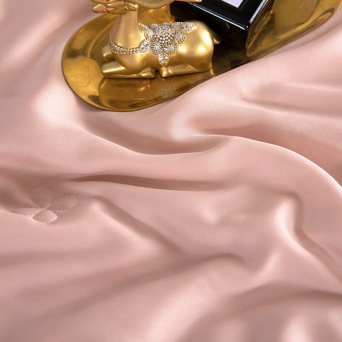 91家纺网 家纺一手货源 找家纺 天瑜家纺 2025新款纯色天丝夏被 豆沙+香槟