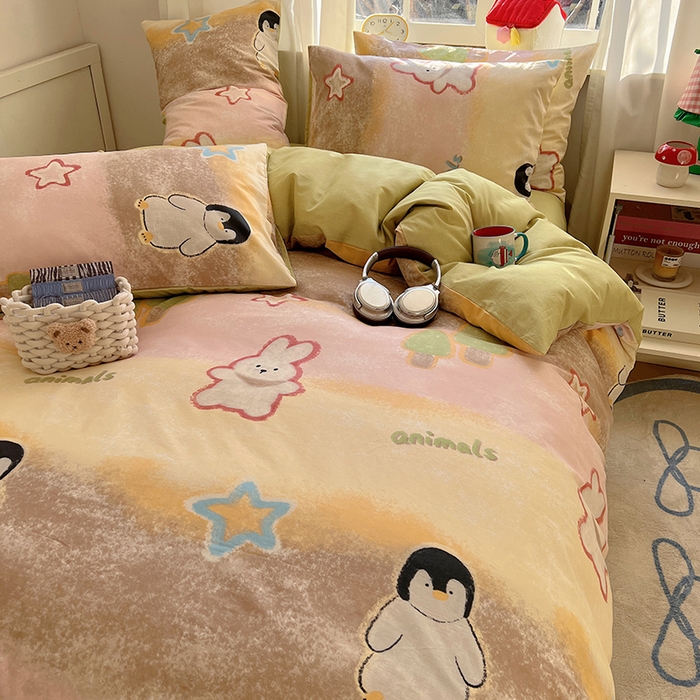 91家纺网 家纺一手货源 找家纺 2025春季新款13372全棉印花四件套-卡通系列 蜡笔企鹅兔