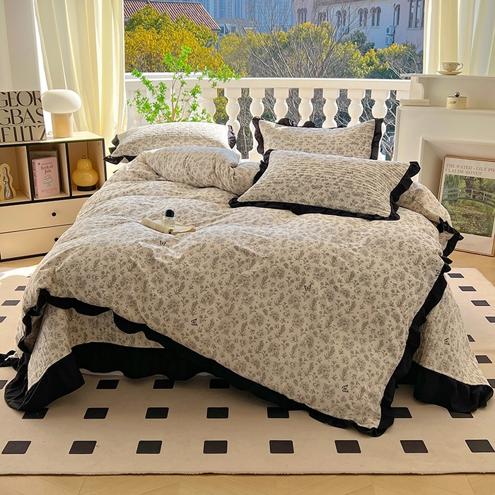 91家纺网 家纺一手货源 找家纺 美梦家纺 2025新款A类全棉13372花边床盖四件套-黑边 蝶恋花