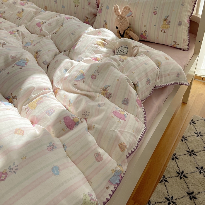 91家纺网 家纺一手货源 找家纺 三朵 2025新款全棉双层纱三角针四件套 萌畔粉