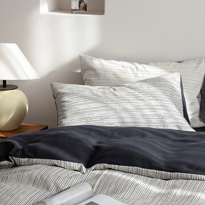 91家纺网 家纺一手货源 找家纺 小春日和 2025新款高端民宿风纯棉四件套特殊工艺全棉被套人字纹棉1.8床笠纯色双人床单加大笠 岛屿-黑