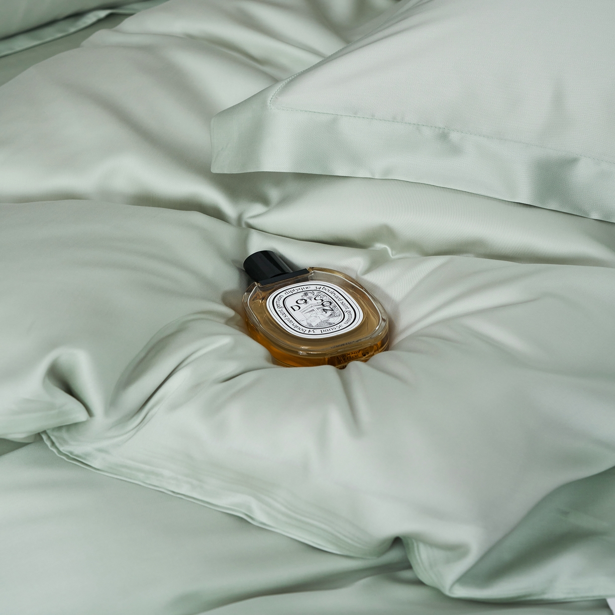 91家纺网 家纺一手货源 找家纺 顾家家居 2025新款纯色兰精天丝四件套 春日绿