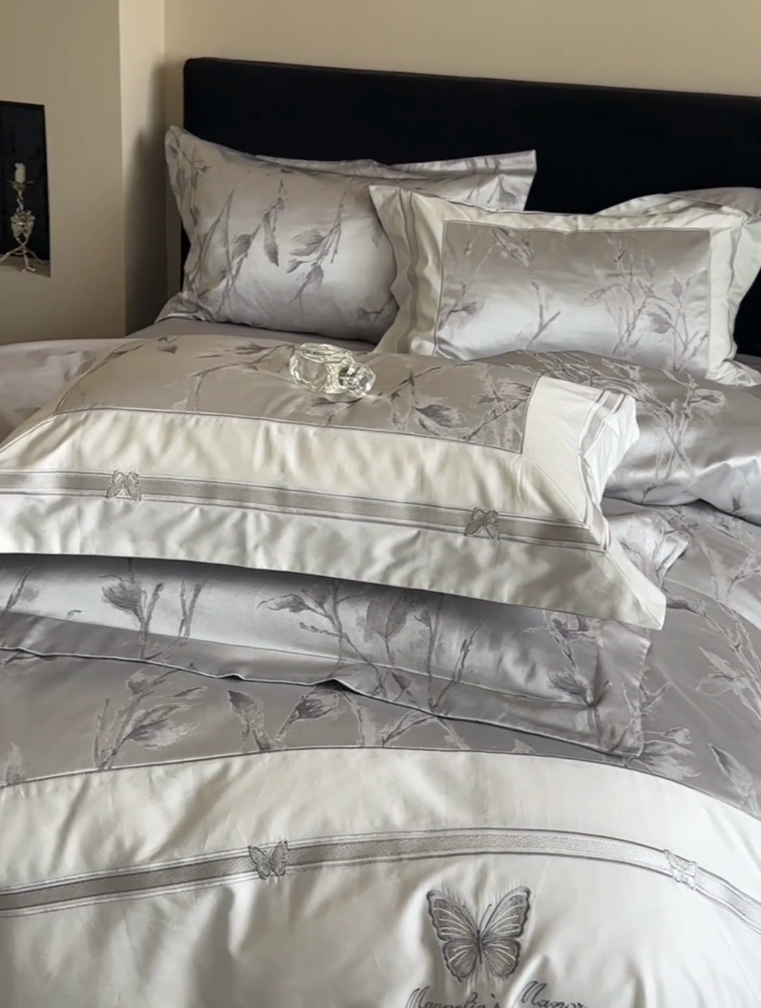 91家纺网 家纺一手货源 找家纺 鹿班家居 2025春夏款高精密锦缎色织大提花长绒棉四件套【标准会员-20元】 醉清风-灰色