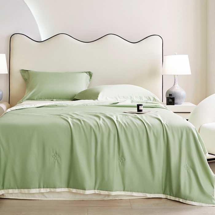 91家纺网 家纺一手货源 找家纺 天瑜家纺 2025新款纯色天丝夏被 豆绿+米黄