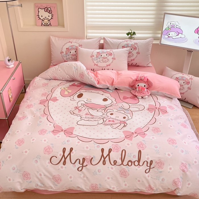 91家纺网 家纺一手货源 找家纺 金爱家 2025新款纯棉数码印花大阪三丽鸥四件套 花园宝贝kt